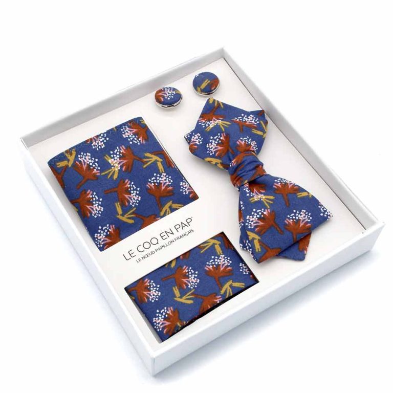 Coffret-noeud-papillon-pochette-de-costume-boutons-de-manchette-fleuri-bleu-marine-camelia-made-in-france-photo1