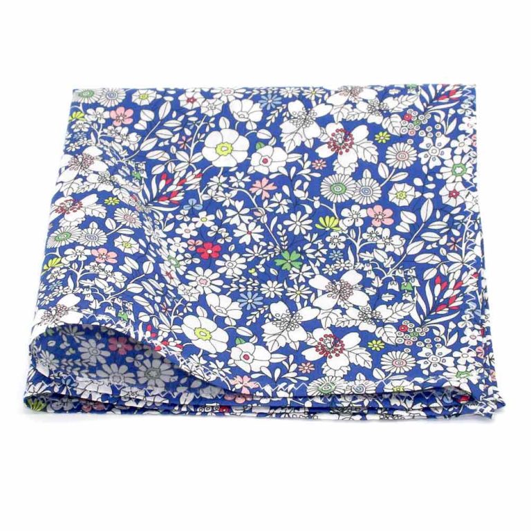 Pochette de costume fleuri liberty June meadow a bleu royal lecoqenpap